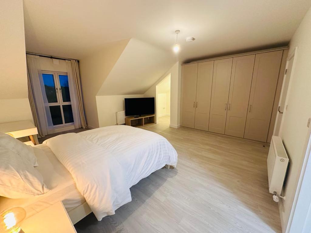 King Room With Ensuite In Dublin Clondalkin Eksteriør billede